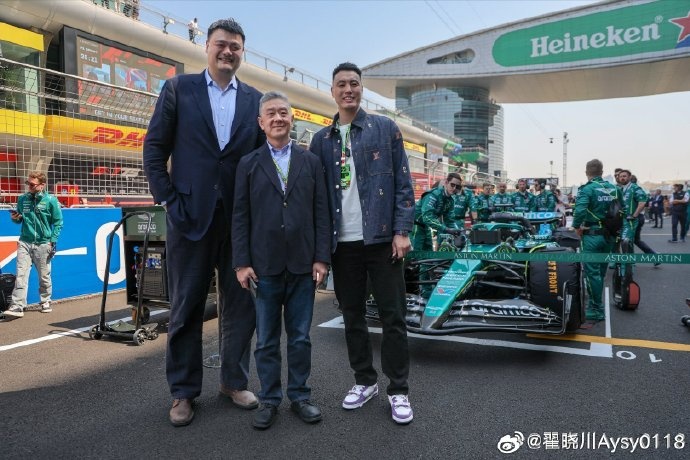  聯(lián)動F1！翟曉川曬與姚明、阿隆索、范志毅、周冠宇等的合照