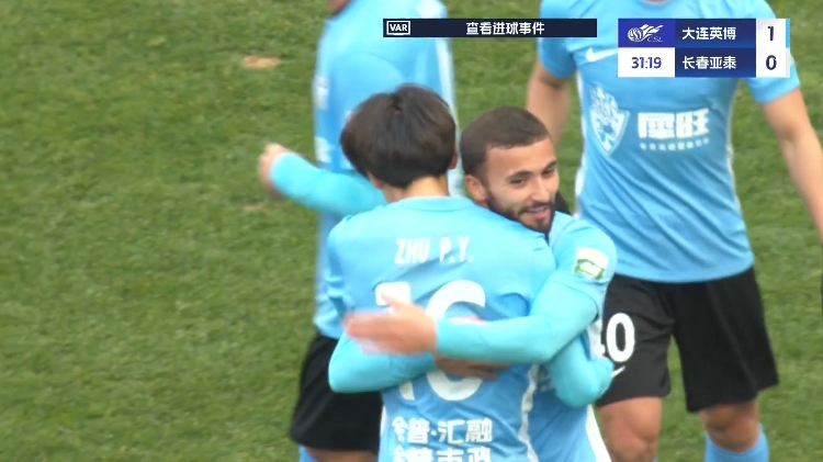  19歲朱鵬宇中超處子球！大連英博1-0領(lǐng)先長(zhǎng)春亞泰，馬萊萊助攻