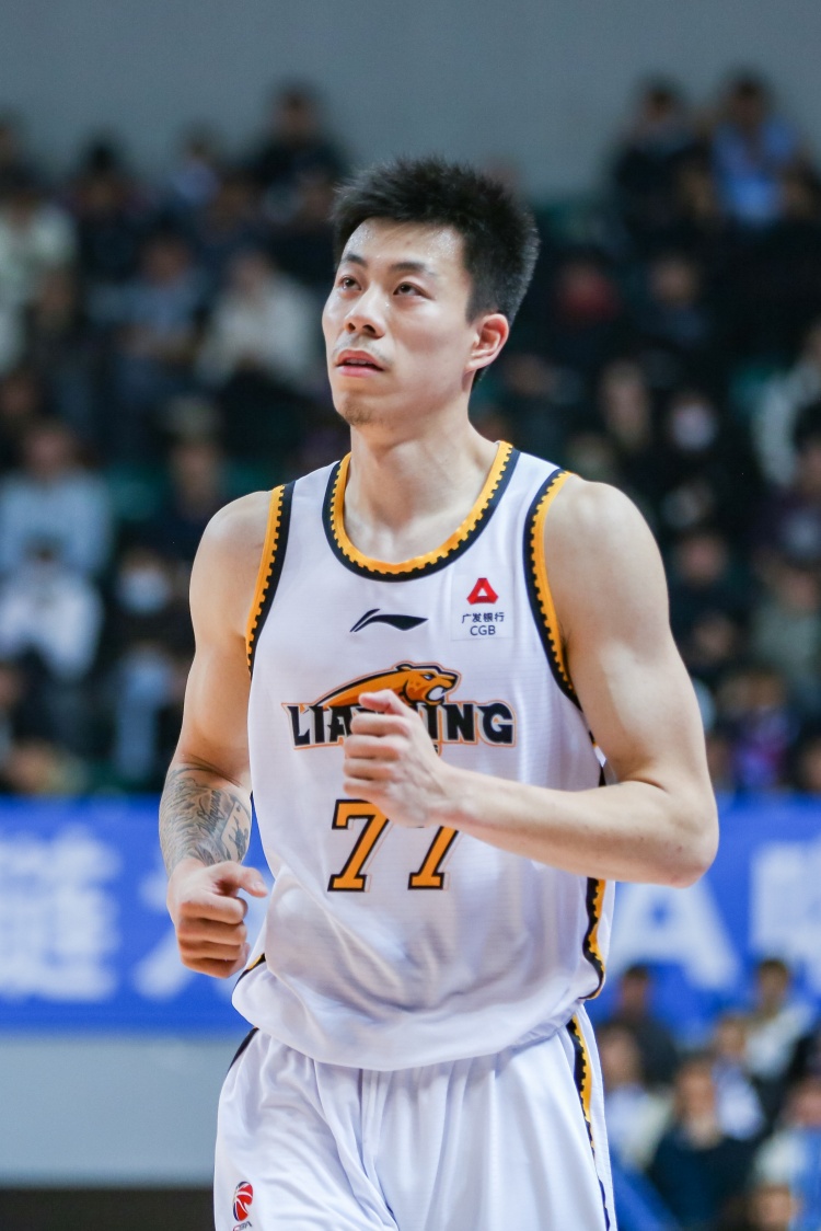  媒體人：張鎮(zhèn)麟、韓德君將因傷缺席今晚對(duì)陣北控的比賽