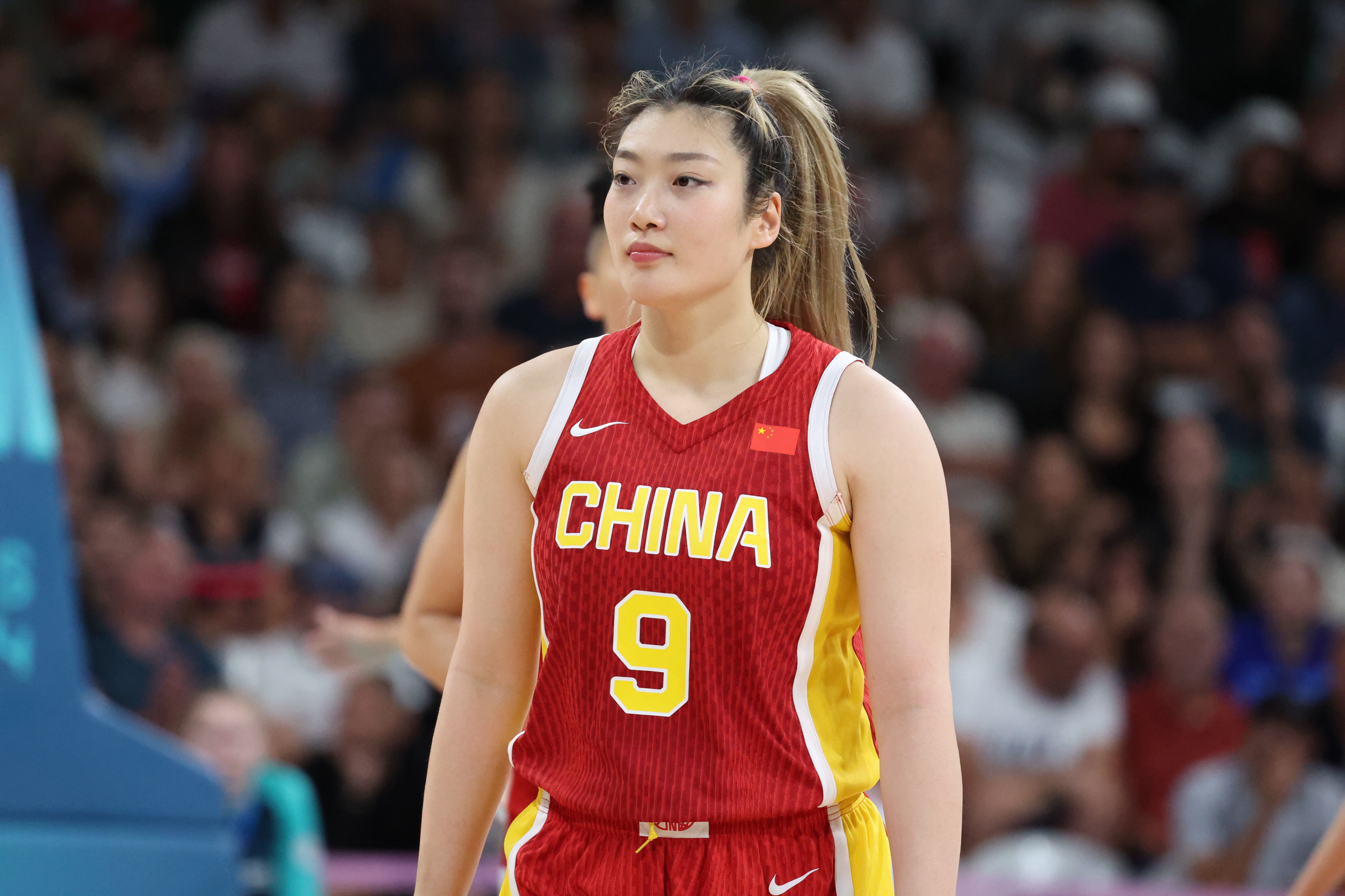  李夢三八婦女節(jié)更博：致敬每一個我們 祝我們節(jié)日快樂！