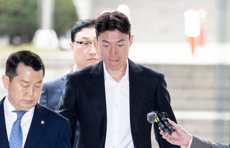  韓國國腳黃義助非法拍攝不雅視頻，一審被判有期徒刑1年緩刑2年！