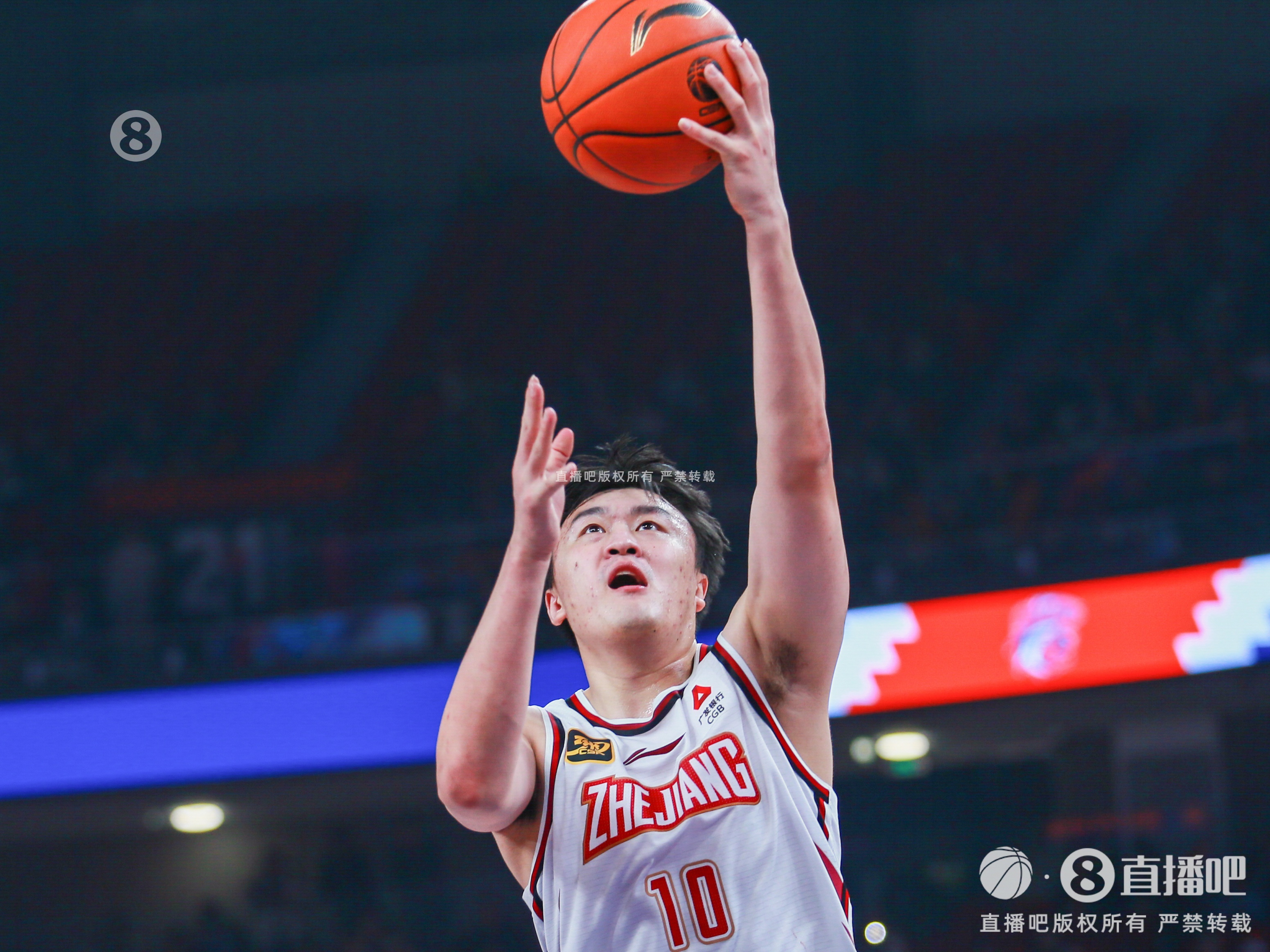  獲勝功臣！劉澤一11中9高效砍下19分13板2斷 拼下3前場(chǎng)籃板